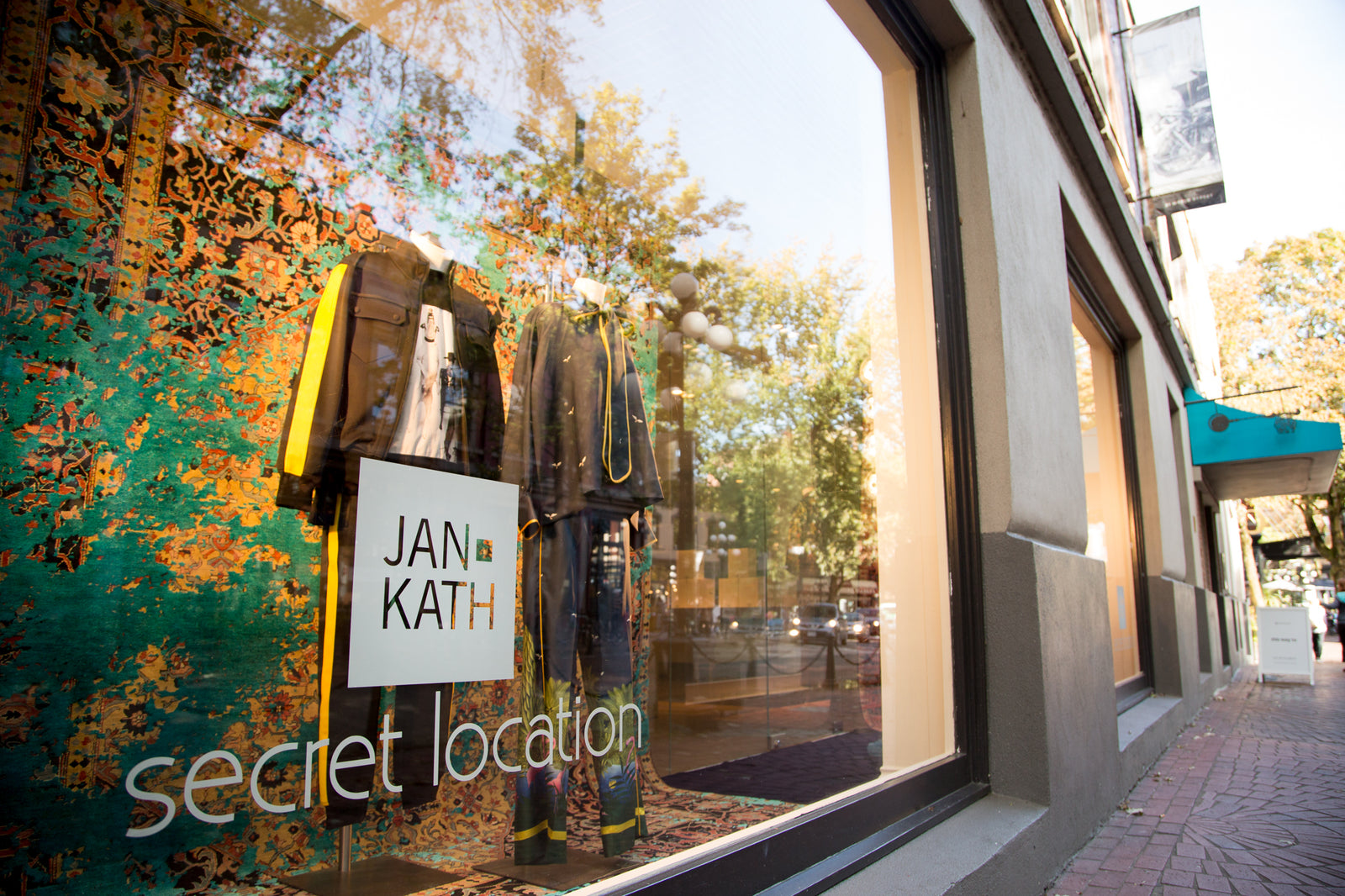 New conventions for hand-knotted carpets