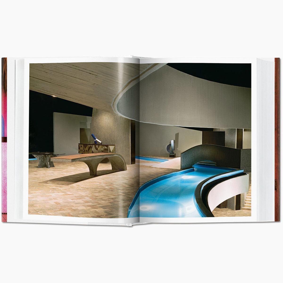 Living in Mexico. 40th Edition